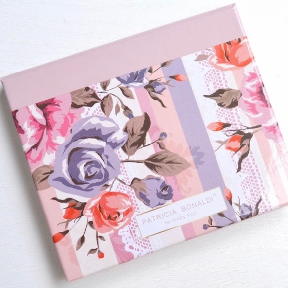 Mary Kay Patricia Bonaldi Into the Garden Lip & Eye Color Compact - Picture 4 of 10